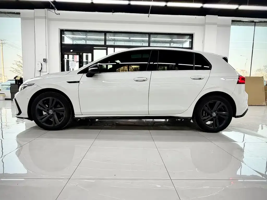 Volkswagen Golf 2022 из CN, фото 3