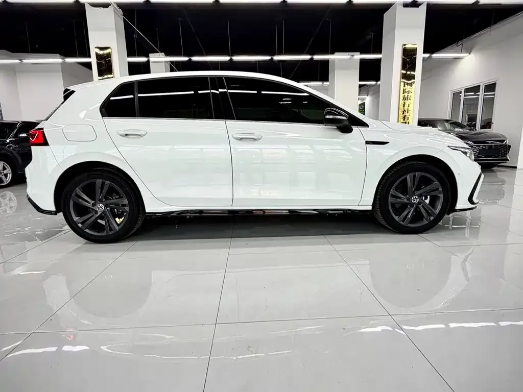 Volkswagen Golf 2022 из CN, фото 7