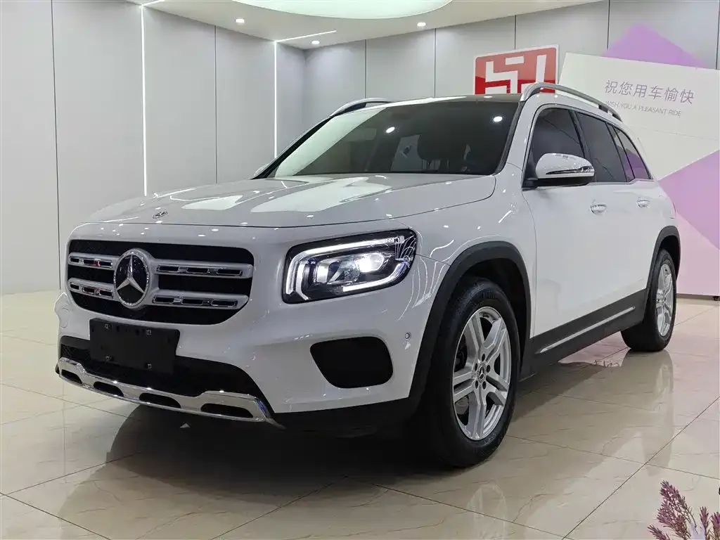 Mercedes-Benz GLB — фото 1