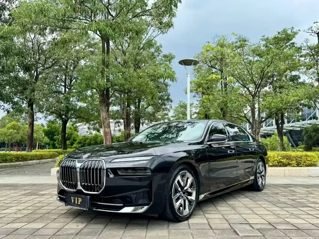 BMW 7 Series 2024 из CN, фото 1