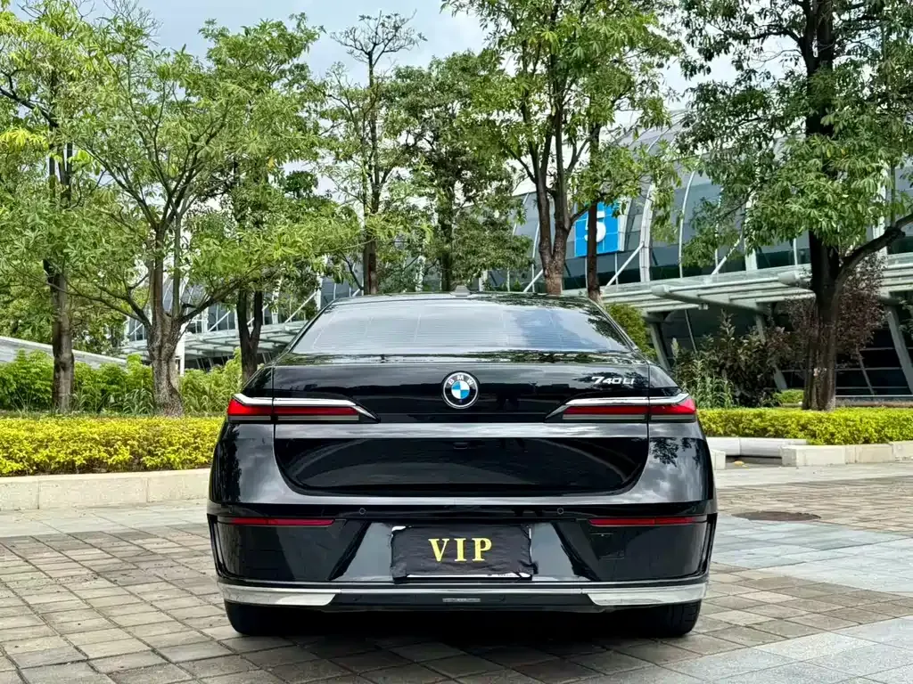 BMW 7 Series 2024 из CN, фото 9
