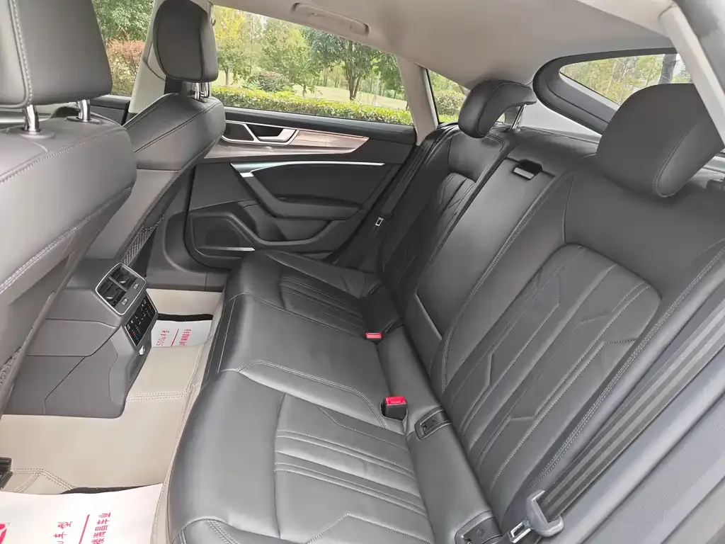 Audi A7 2023 из CN, фото 9