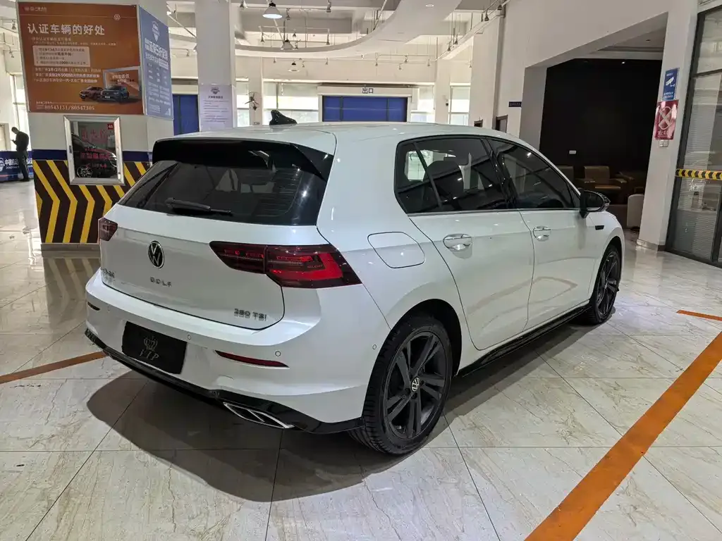 Volkswagen Golf 2022 из CN, фото 4