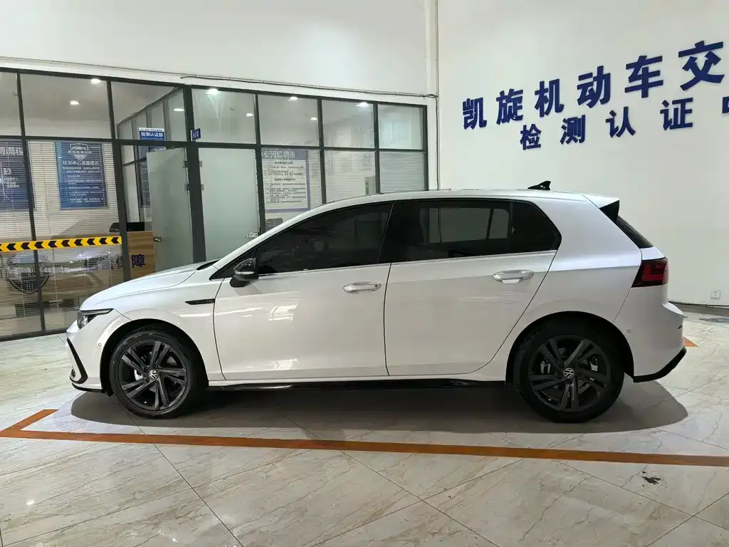 Volkswagen Golf 2022 из CN, фото 7