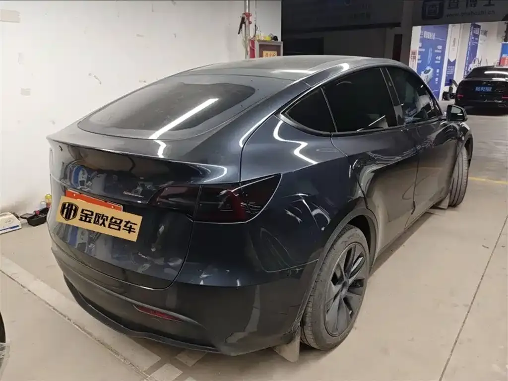 Tesla Model Y 2024 из CN, фото 3