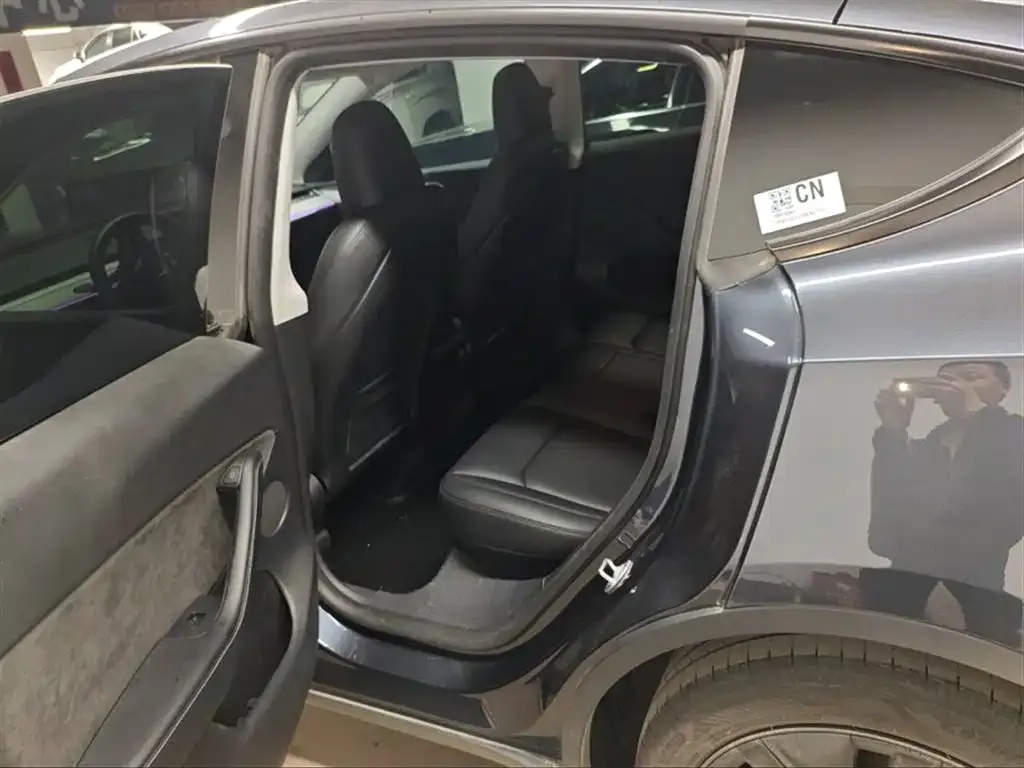 Tesla Model Y 2024 из CN, фото 8