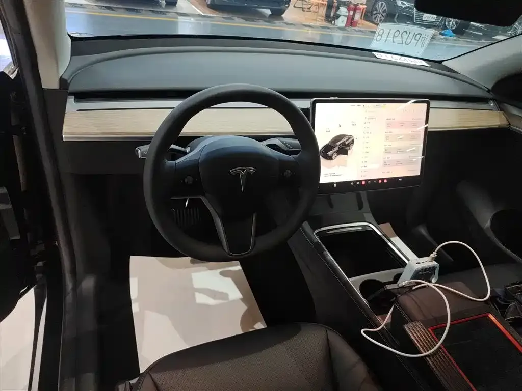 Tesla Model Y 2023 из CN, фото 10