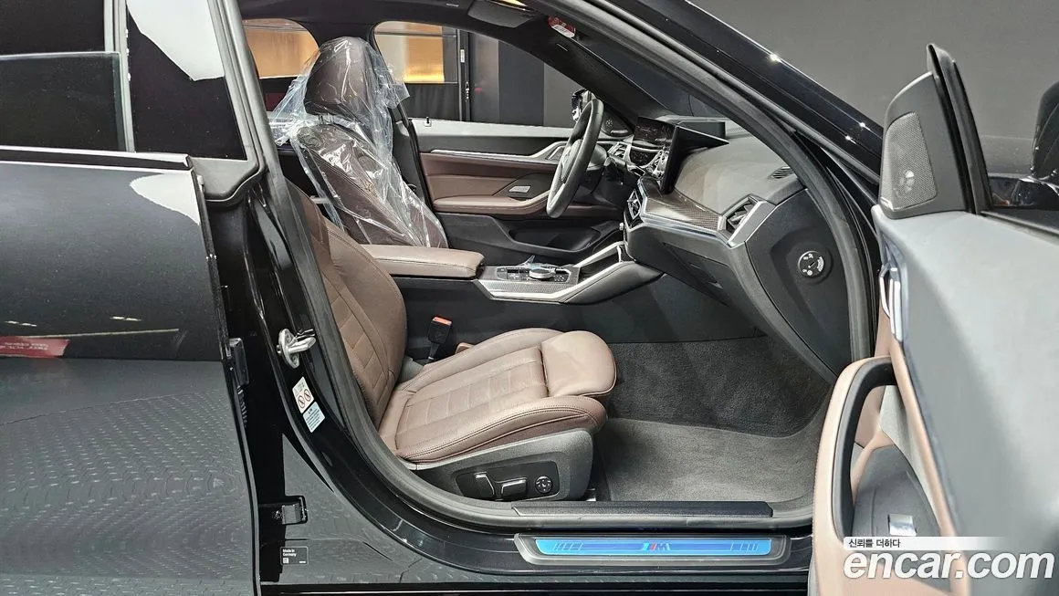 BMW i4 — фото 10