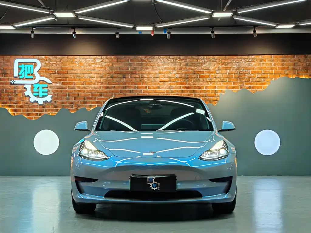 Tesla Model 3 — фото 2
