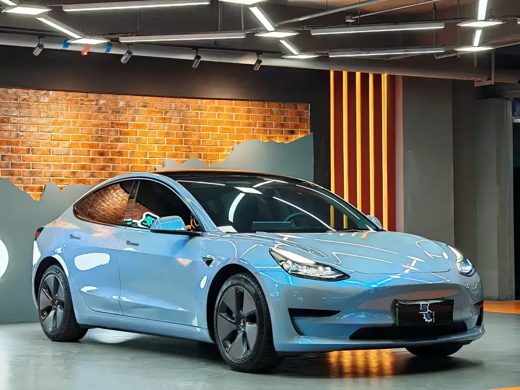 Tesla Model 3 — фото 3
