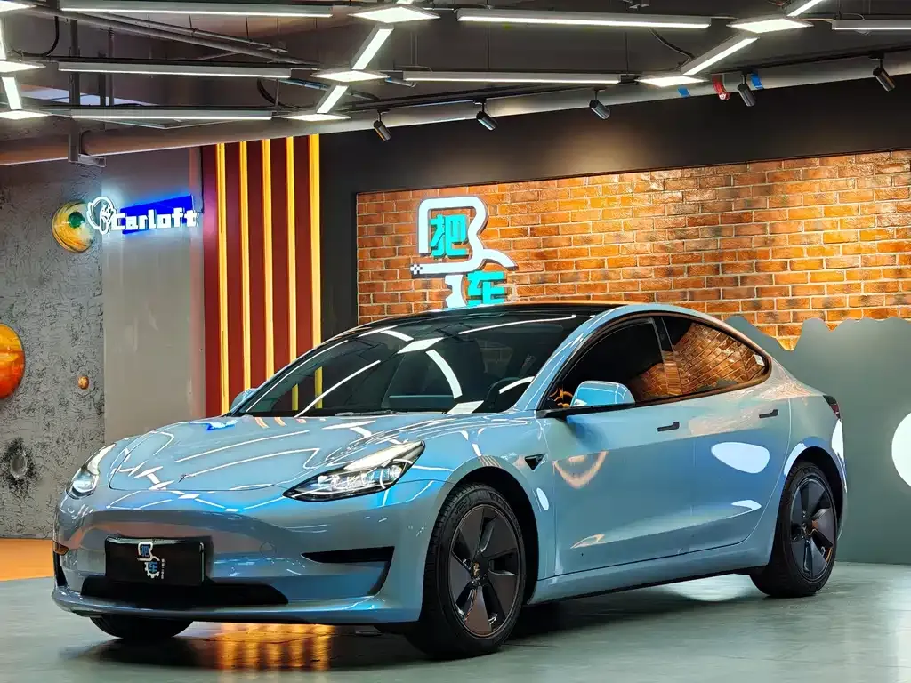 Tesla Model 3 — фото 4