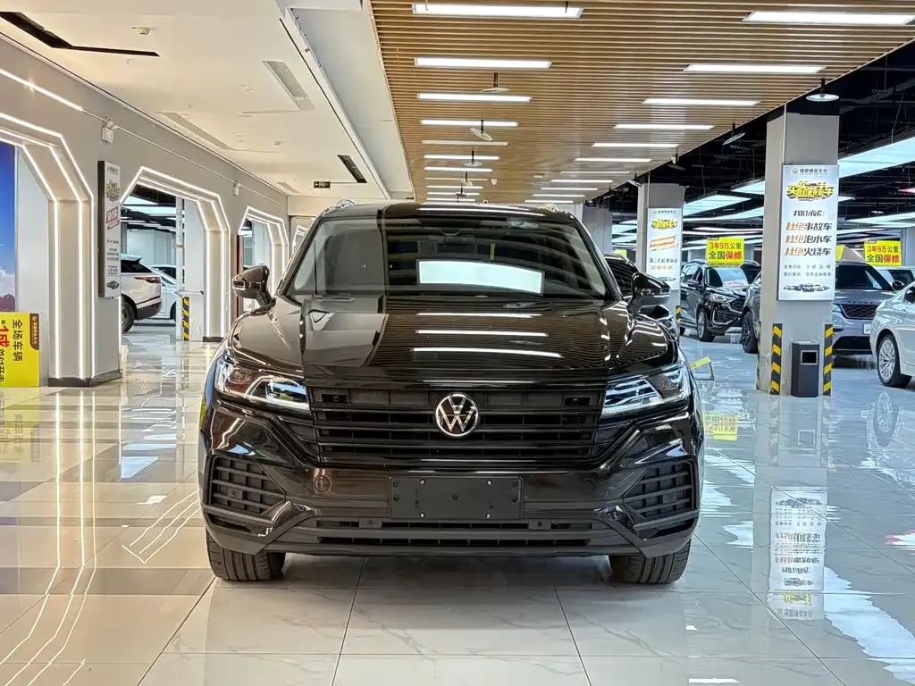 Volkswagen Touareg — фото 8