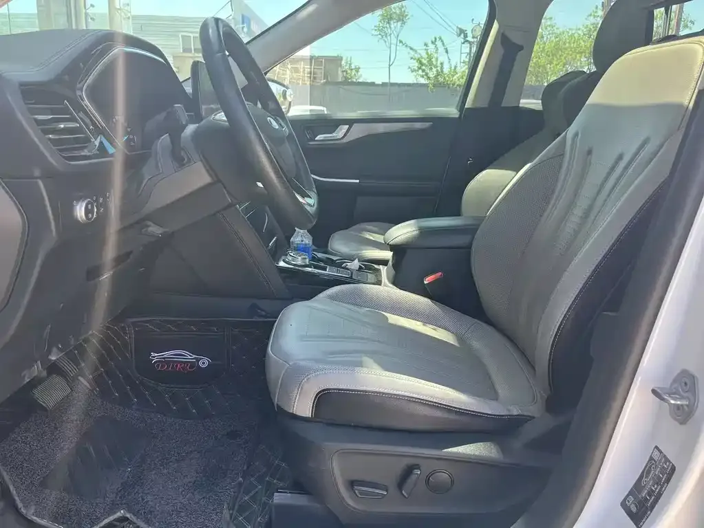 Ford Escape 2021 из CN, фото 4