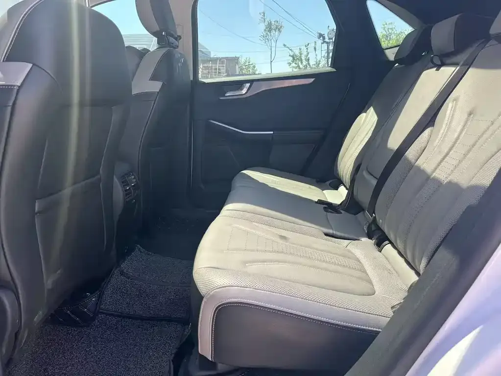 Ford Escape 2021 из CN, фото 5