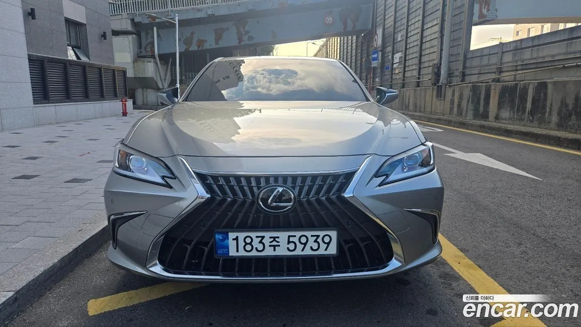 Lexus ES 2023 из KR, фото 1