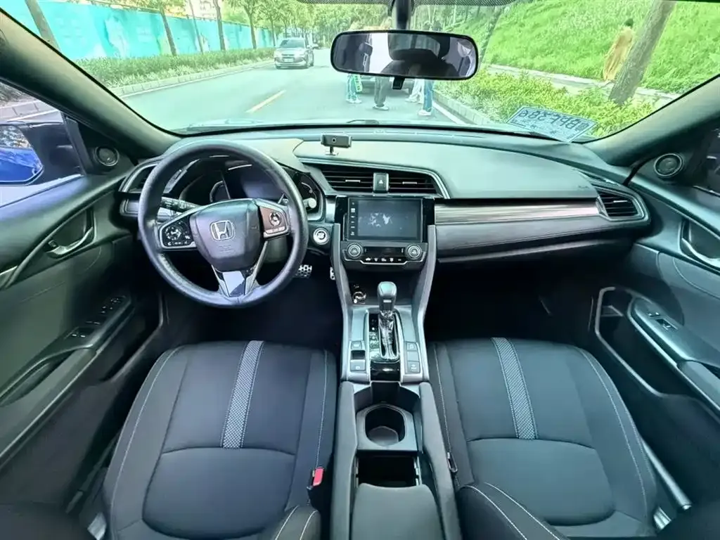 Honda Civic — фото 7