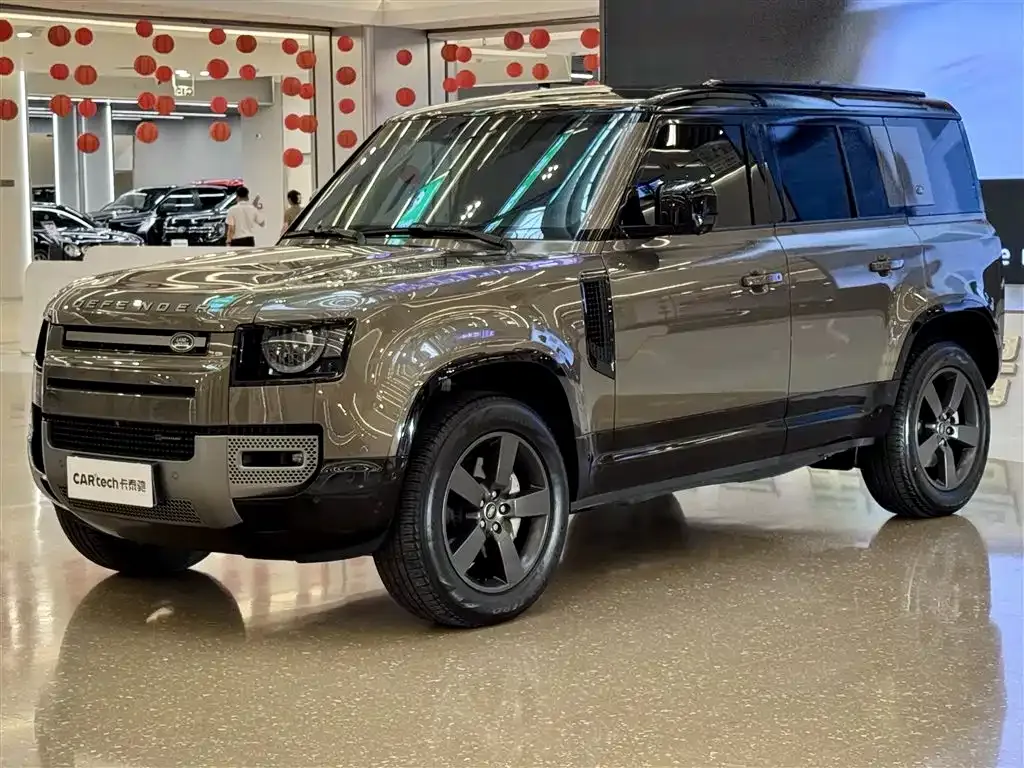 Land Rover Defender — фото 1
