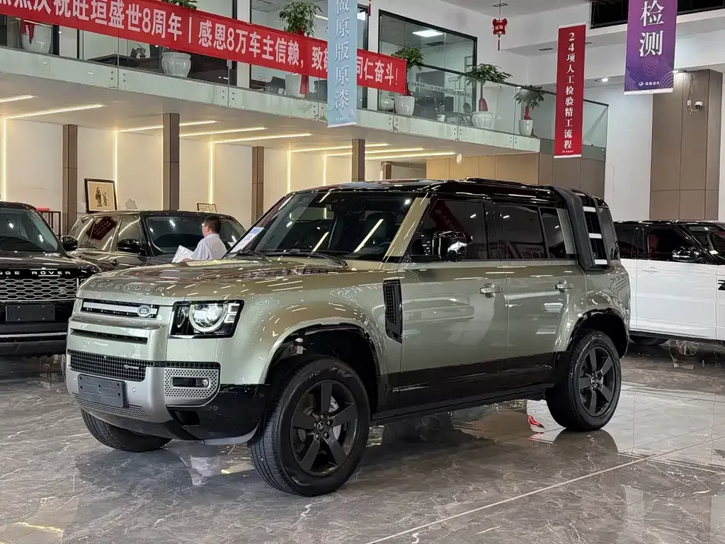 Land Rover Defender — фото 1