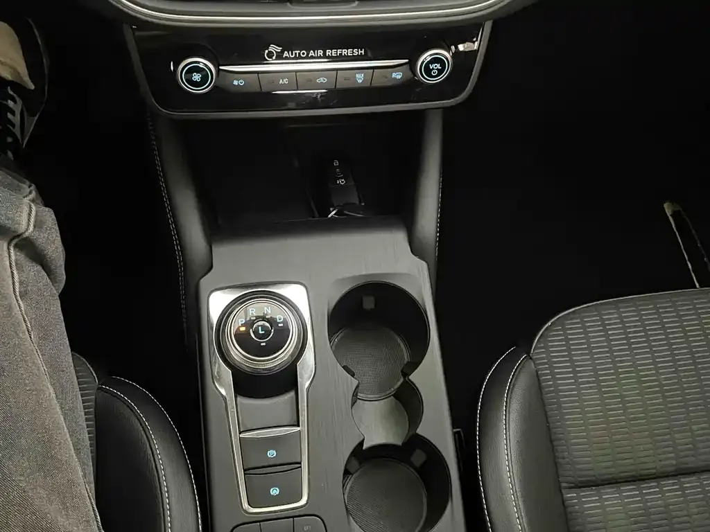 Ford Focus 2022 из CN, фото 10