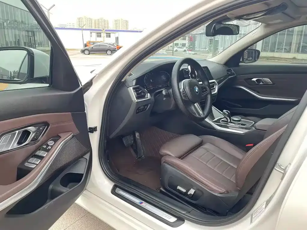 BMW 3 Series 2021 из CN, фото 7
