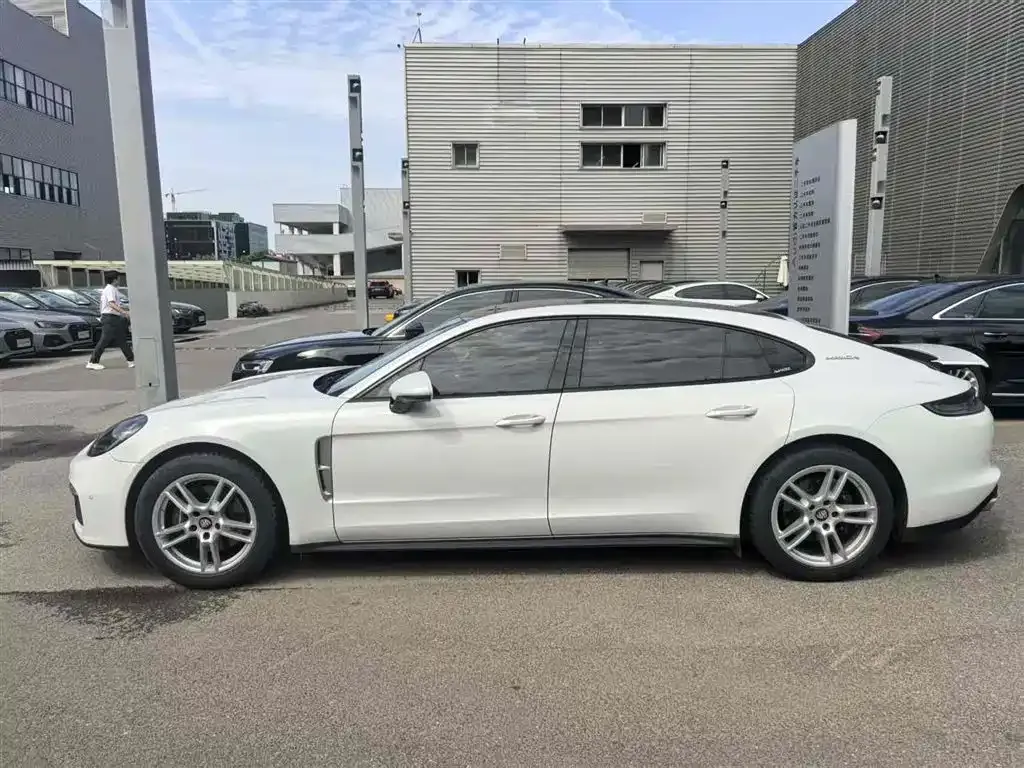 Porsche Panamera 2023 из CN, фото 2