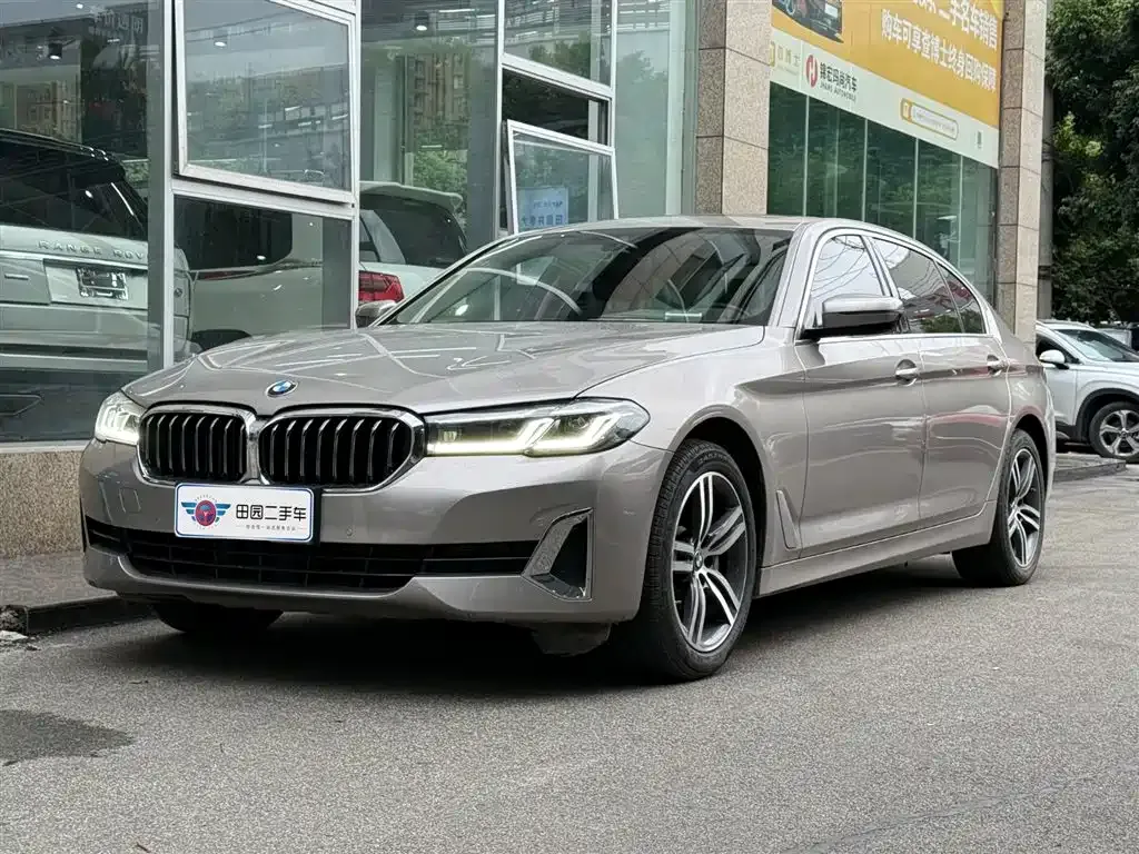 BMW 5 Series — фото 1