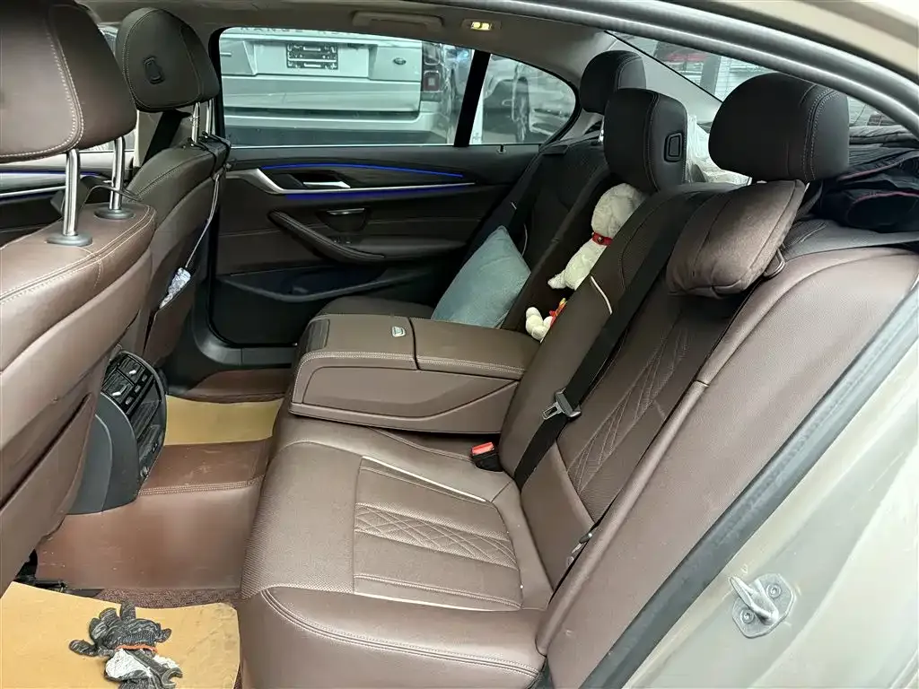 BMW 5 Series — фото 10