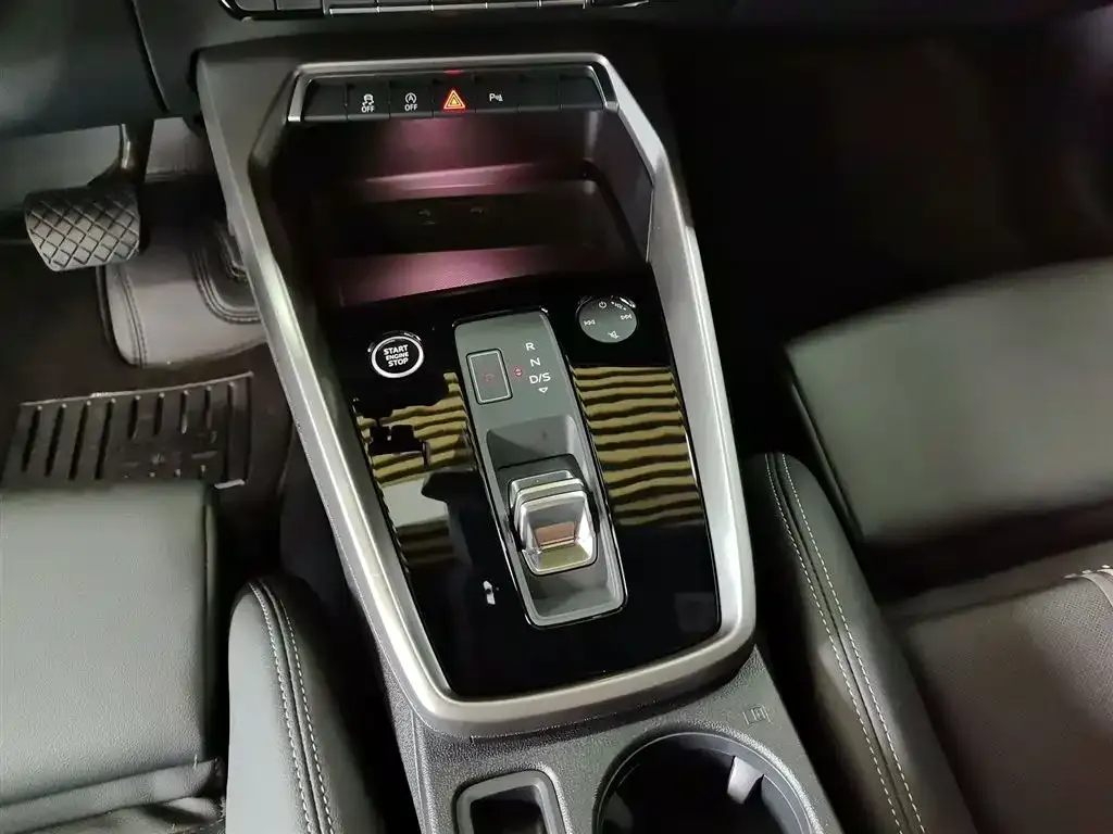 Audi A3 2024 из CN, фото 10