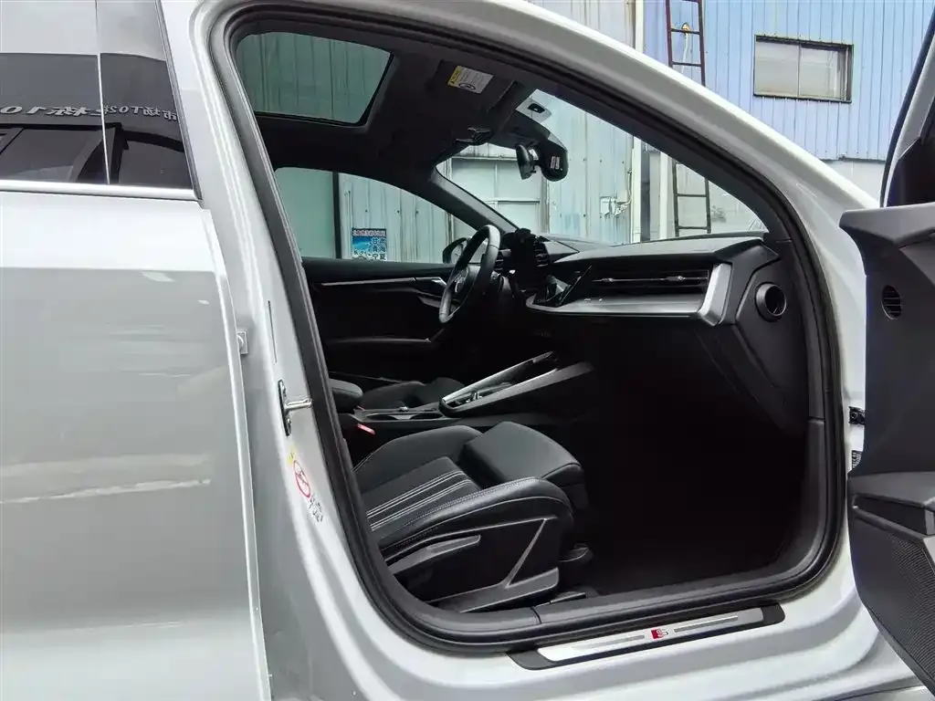 Audi A3 2024 из CN, фото 3