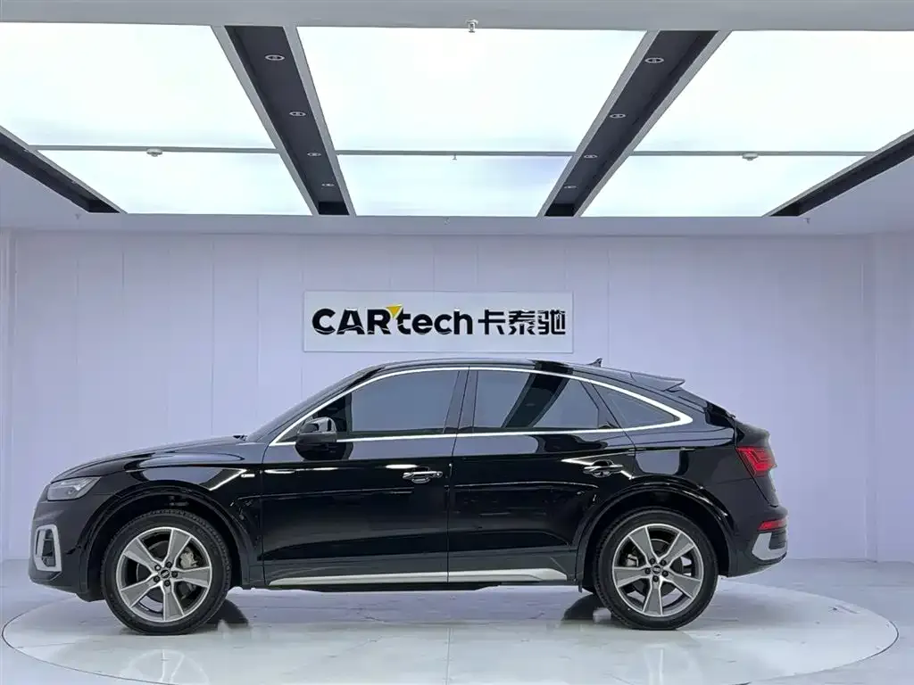 Audi Q5L Sportback 2022 из CN, фото 2