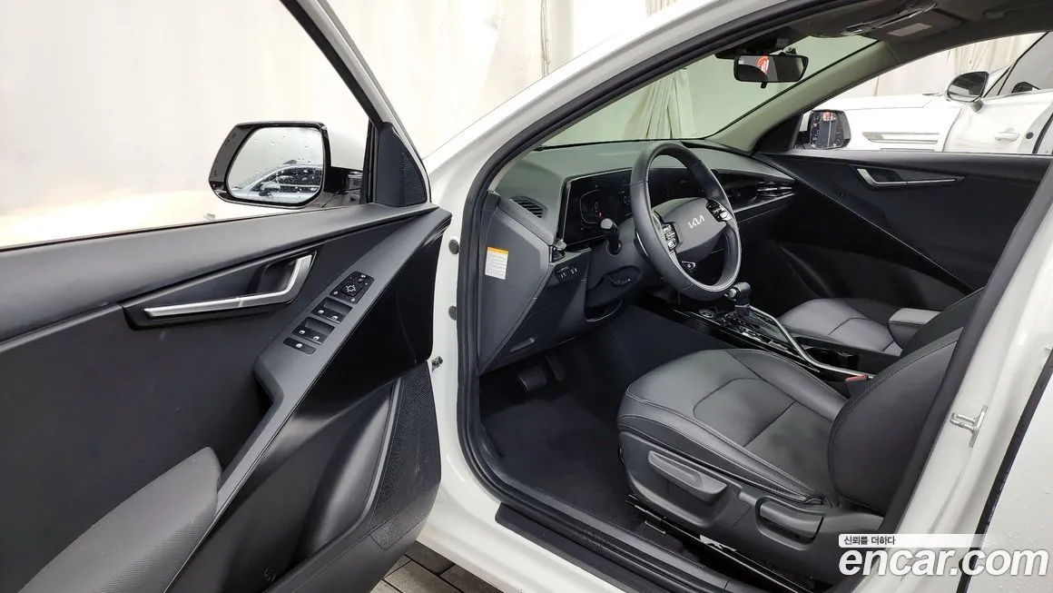 Kia Niro — фото 10