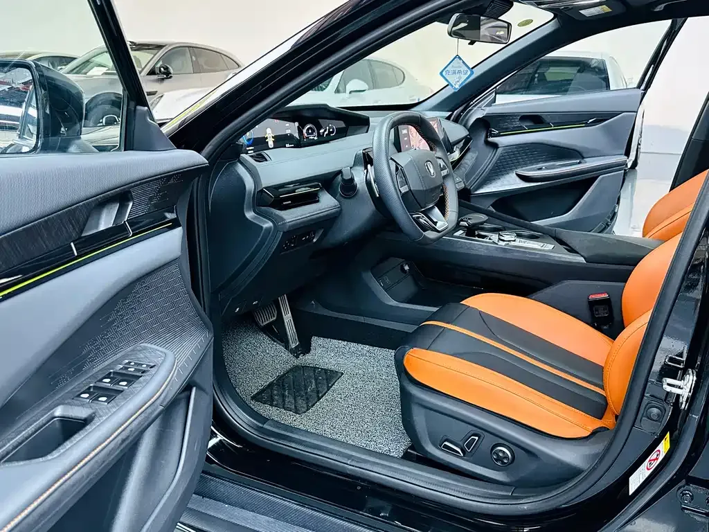 Changan UNI-V 2024 из CN, фото 4