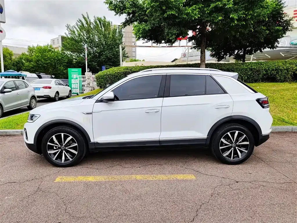 Volkswagen T-Roc 2023 из CN, фото 3