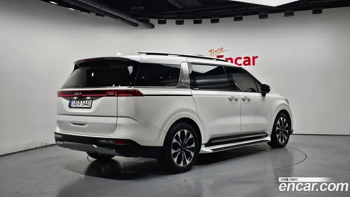 Kia Carnival — фото 2