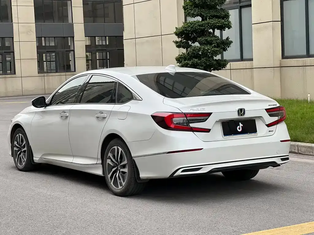 Honda Accord — фото 4