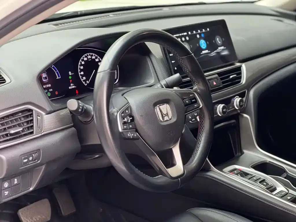 Honda Accord — фото 9