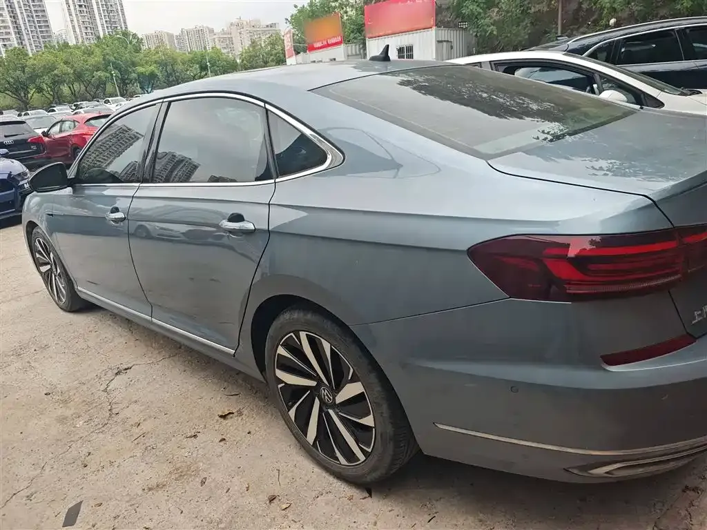 Volkswagen Passat — фото 7