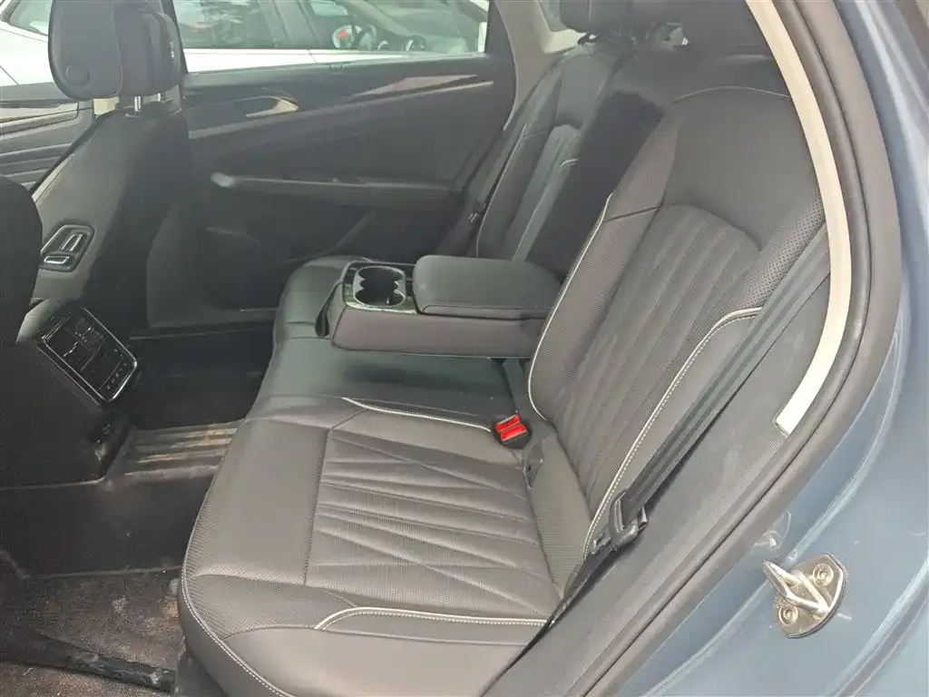Volkswagen Passat — фото 8