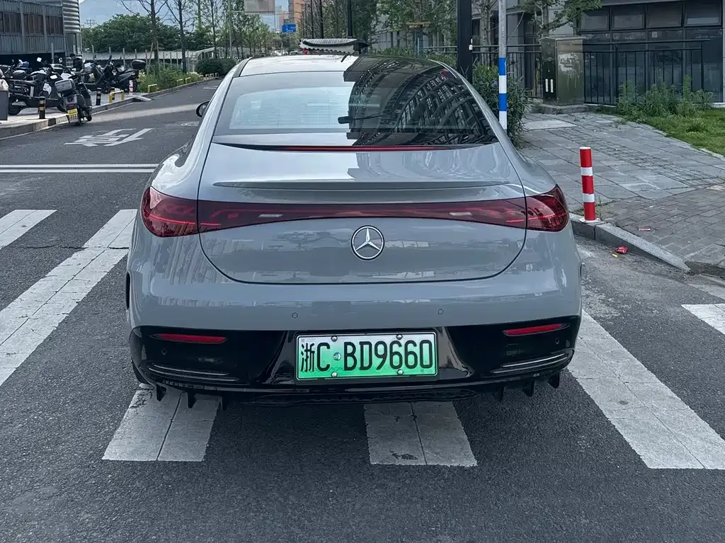 Mercedes-Benz EQE 2022 из CN, фото 4
