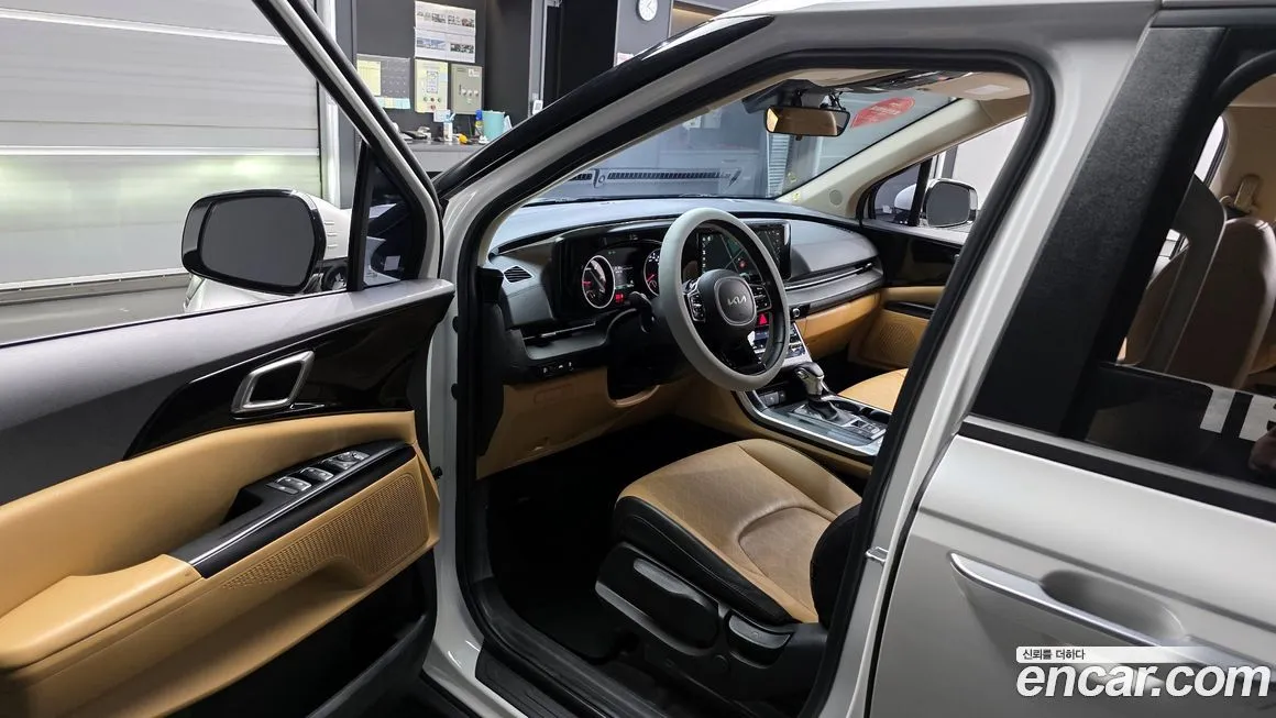 Kia Carnival — фото 10