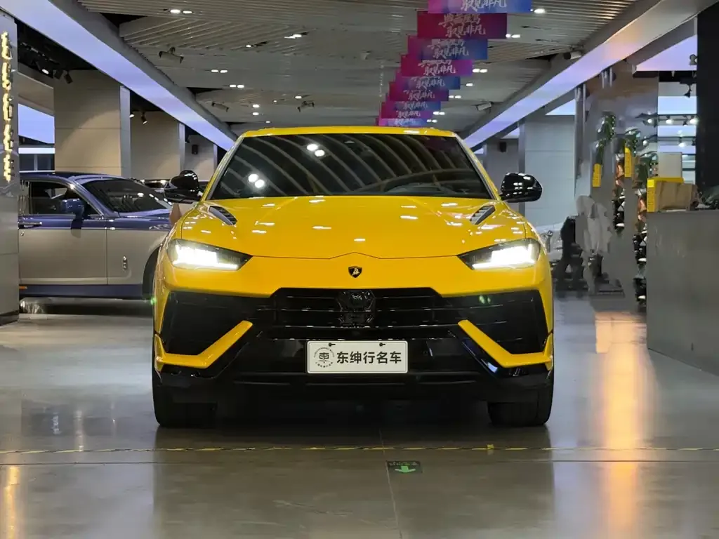 Lamborghini Urus 2024 из CN, фото 2