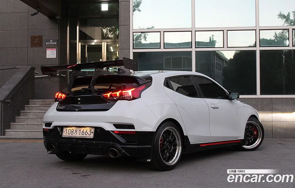 Hyundai Veloster — фото 6