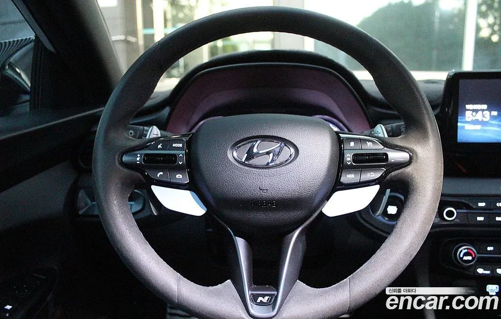 Hyundai Veloster — фото 8