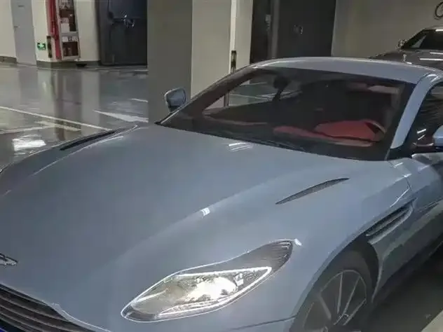 Aston Martin DB11 2021 из CN, фото 6