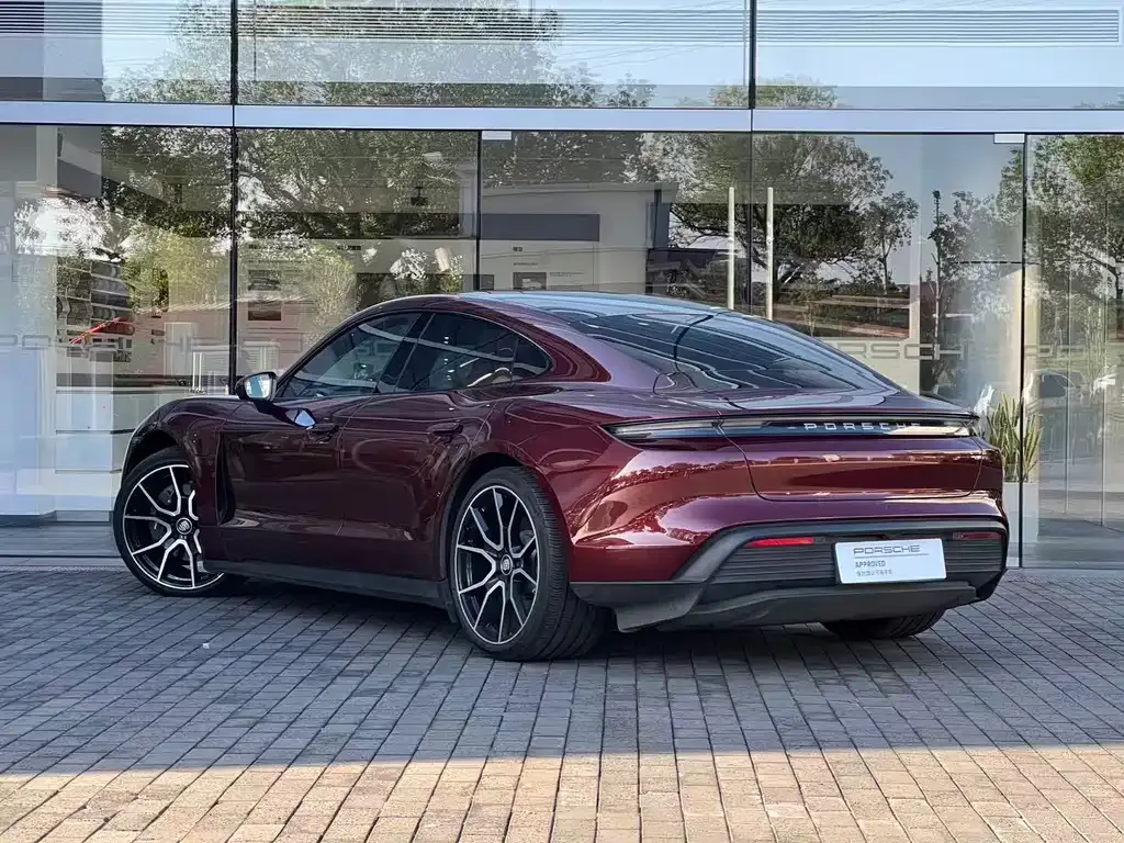 Porsche Taycan — фото 5
