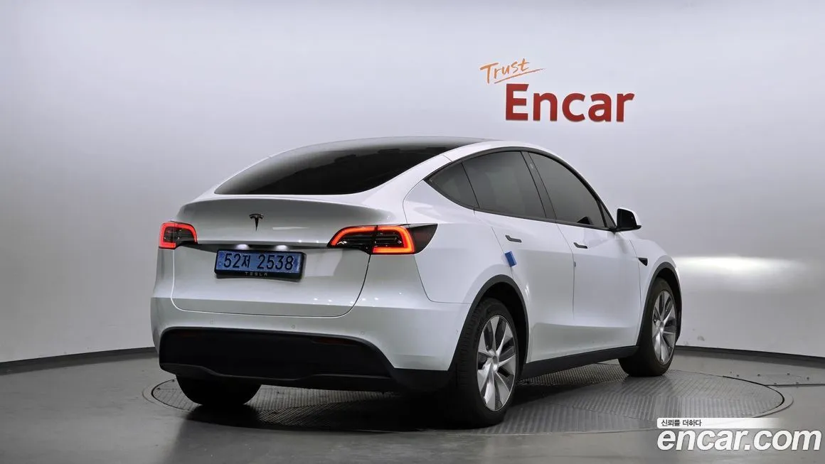 Tesla Model Y 2022 из KR, фото 2