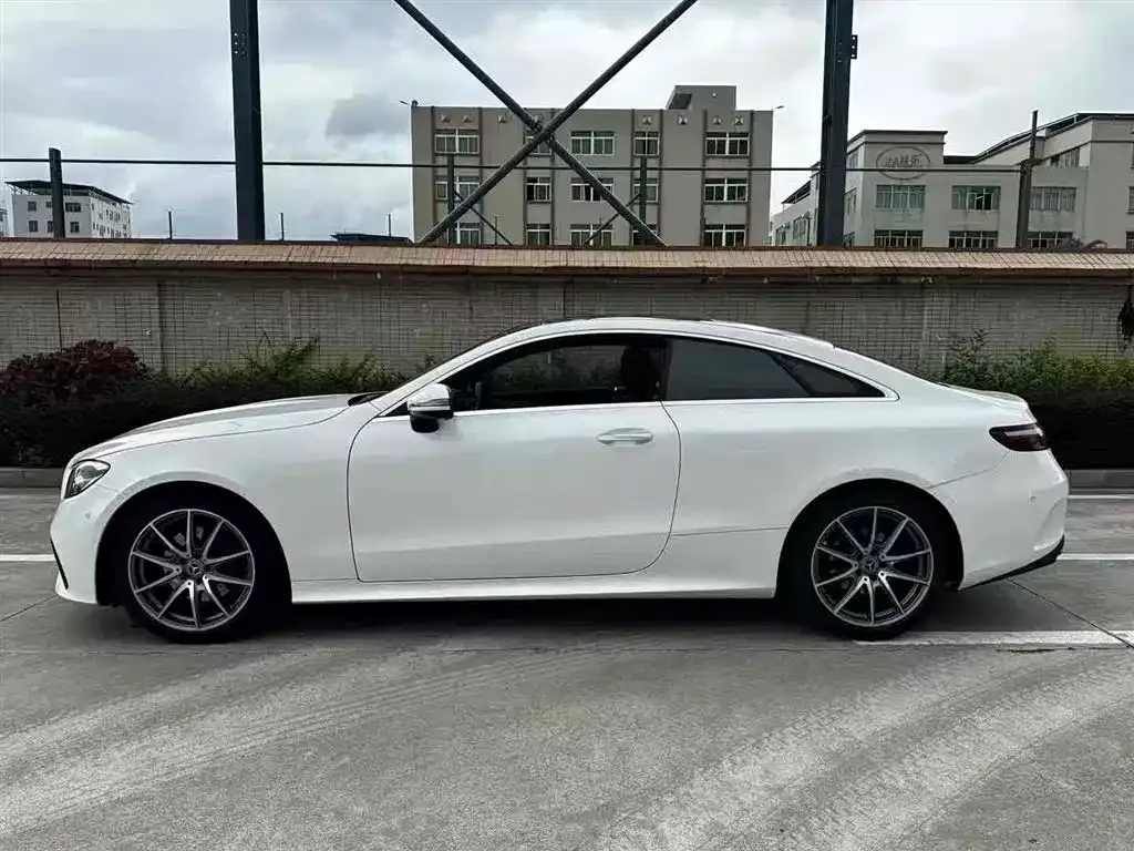 [object Object] E-Class (Import) 2023 из CN, фото 2