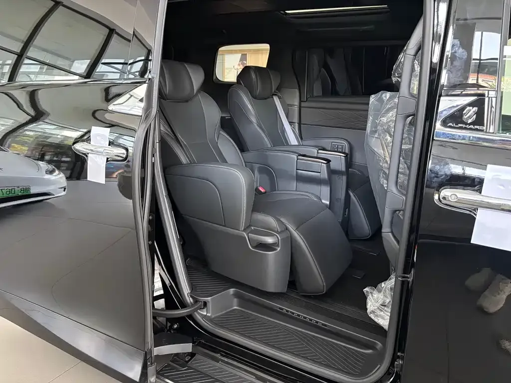 Toyota Alphard 2025 из CN, фото 10