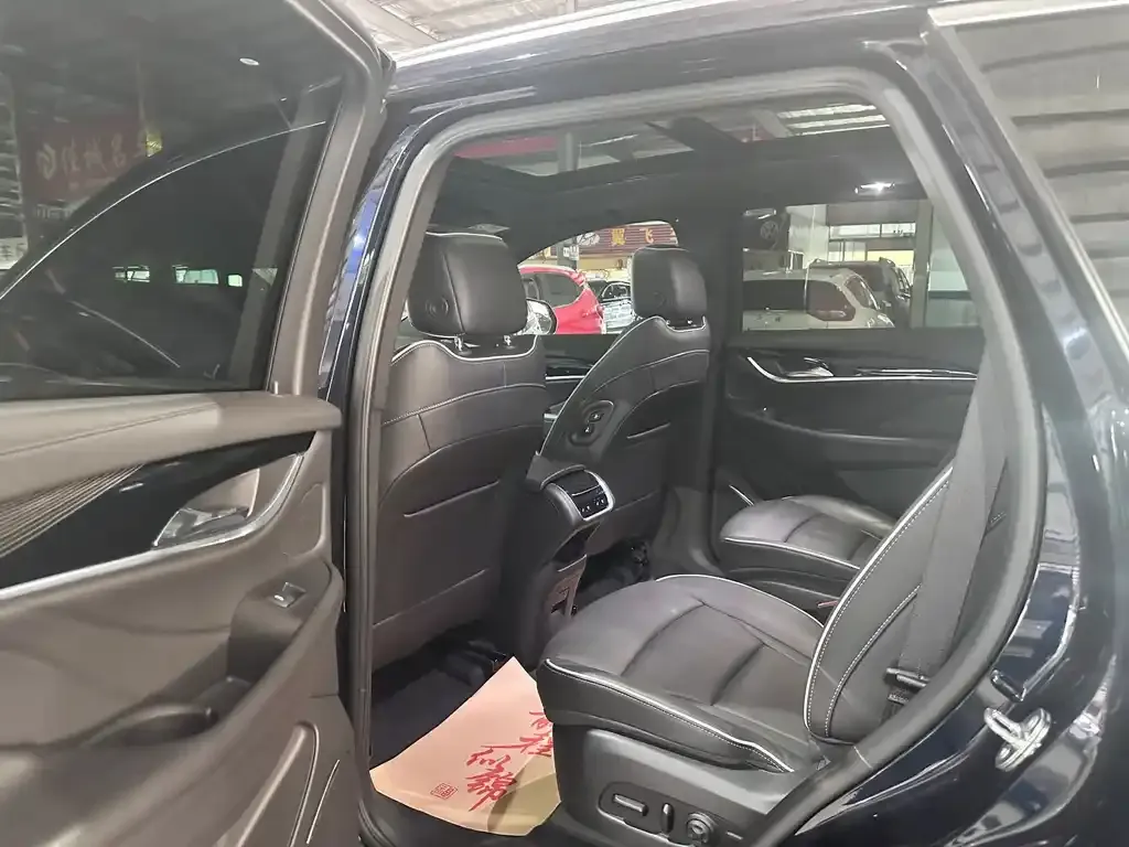 Buick Enclave 2023 из CN, фото 10