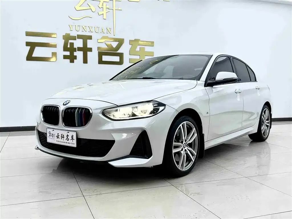 BMW 1 Series 2021 из CN, фото 1